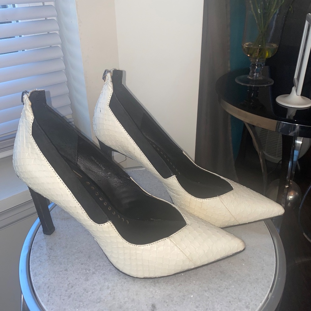 Dolce Vita White and Black Leather Snake Print Heel Size 8